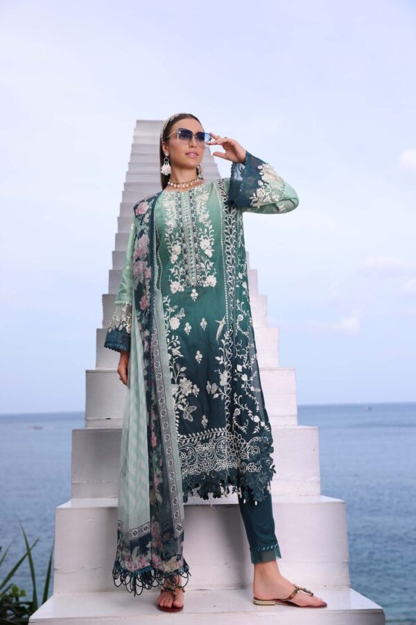 Noor by Saadia Asad D2A Luxe Printkari Collection 24