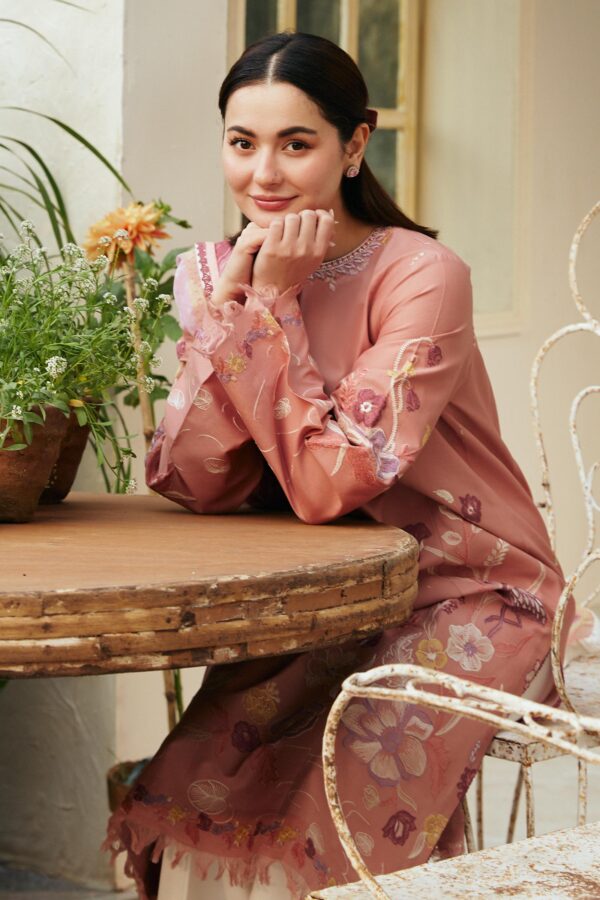  Zara Shahjahan Jabeen-6A Coco Embroidered
Lawn 3Pc Suit
