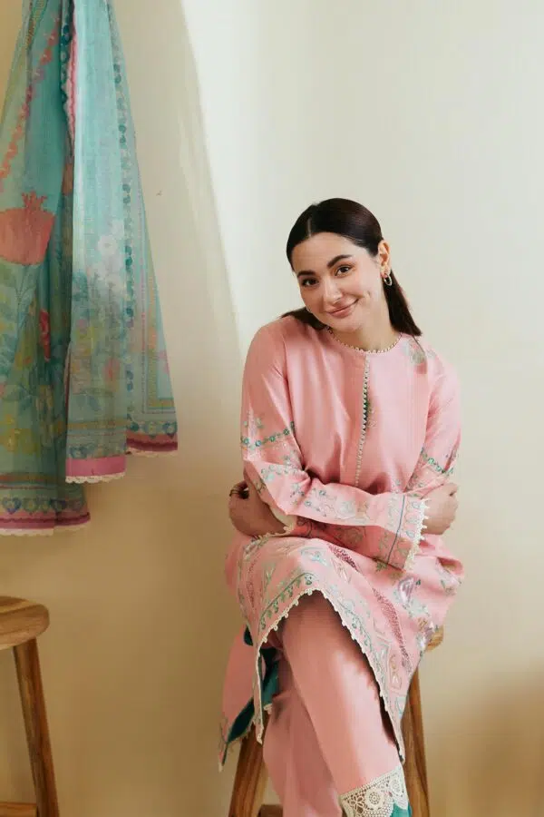  Zara Shahjahan Zoya-8A Coco Embroidered Lawn
3Pc Suit