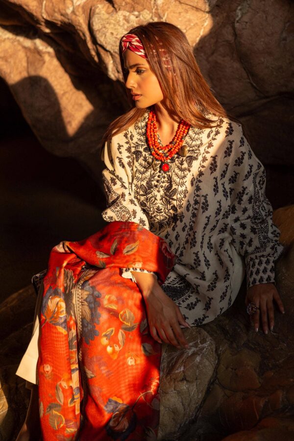 (product) Sana Safinaz Digital Printed Lawn H241-006a-2bs 3 Piece Suit Cultural Outfit 2024