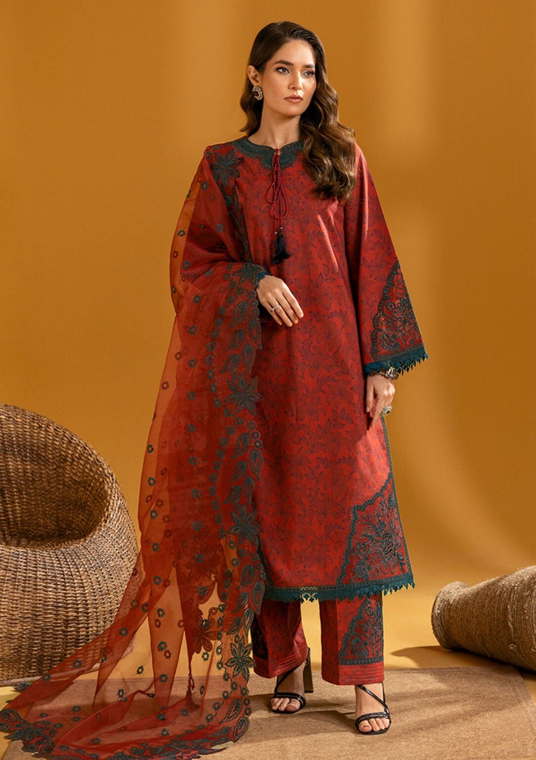 Alizeh Am24 08 Mira Maahi Lawn Collection