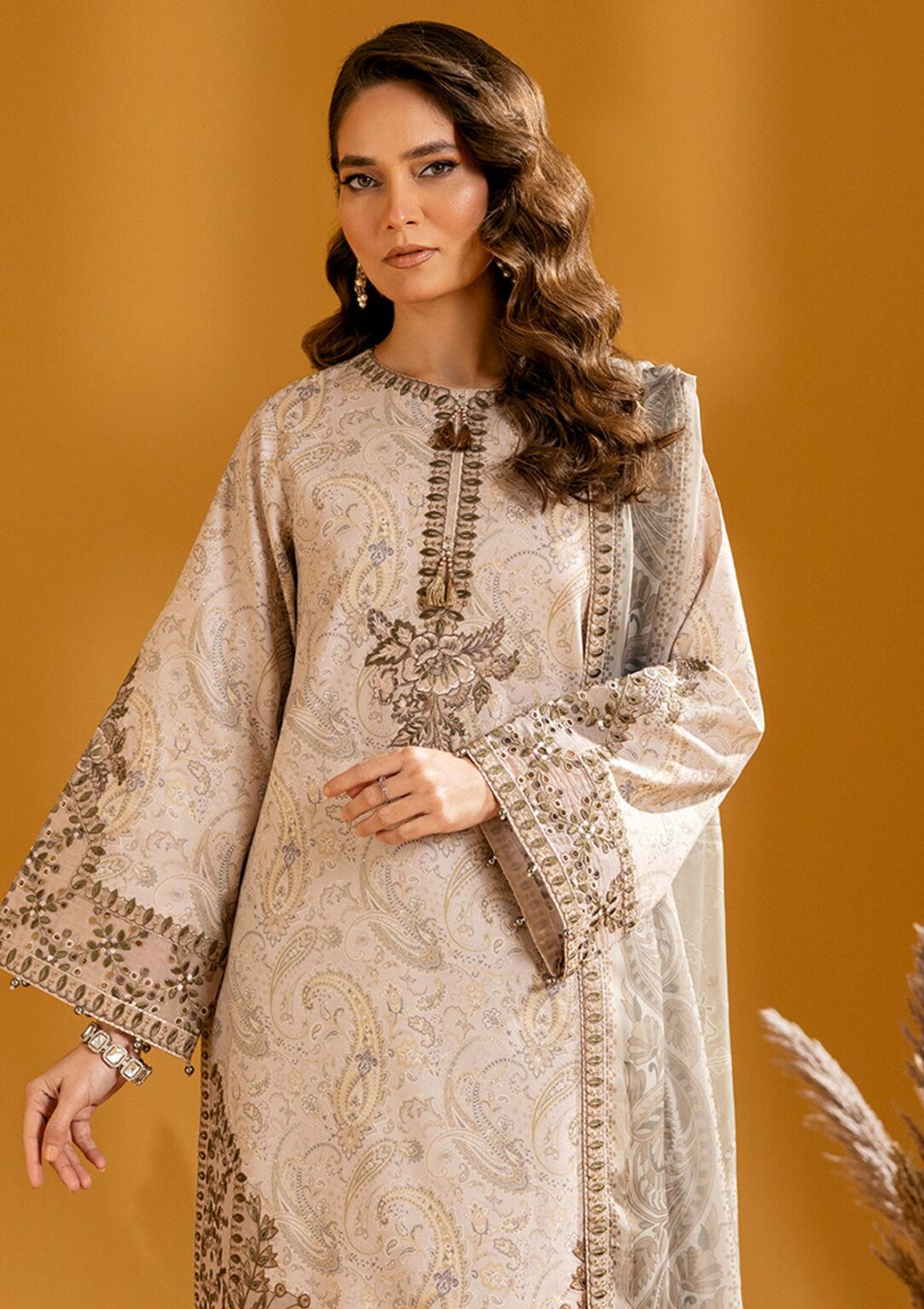 Alizeh Am24 09 Hira Maahi Lawn Collection