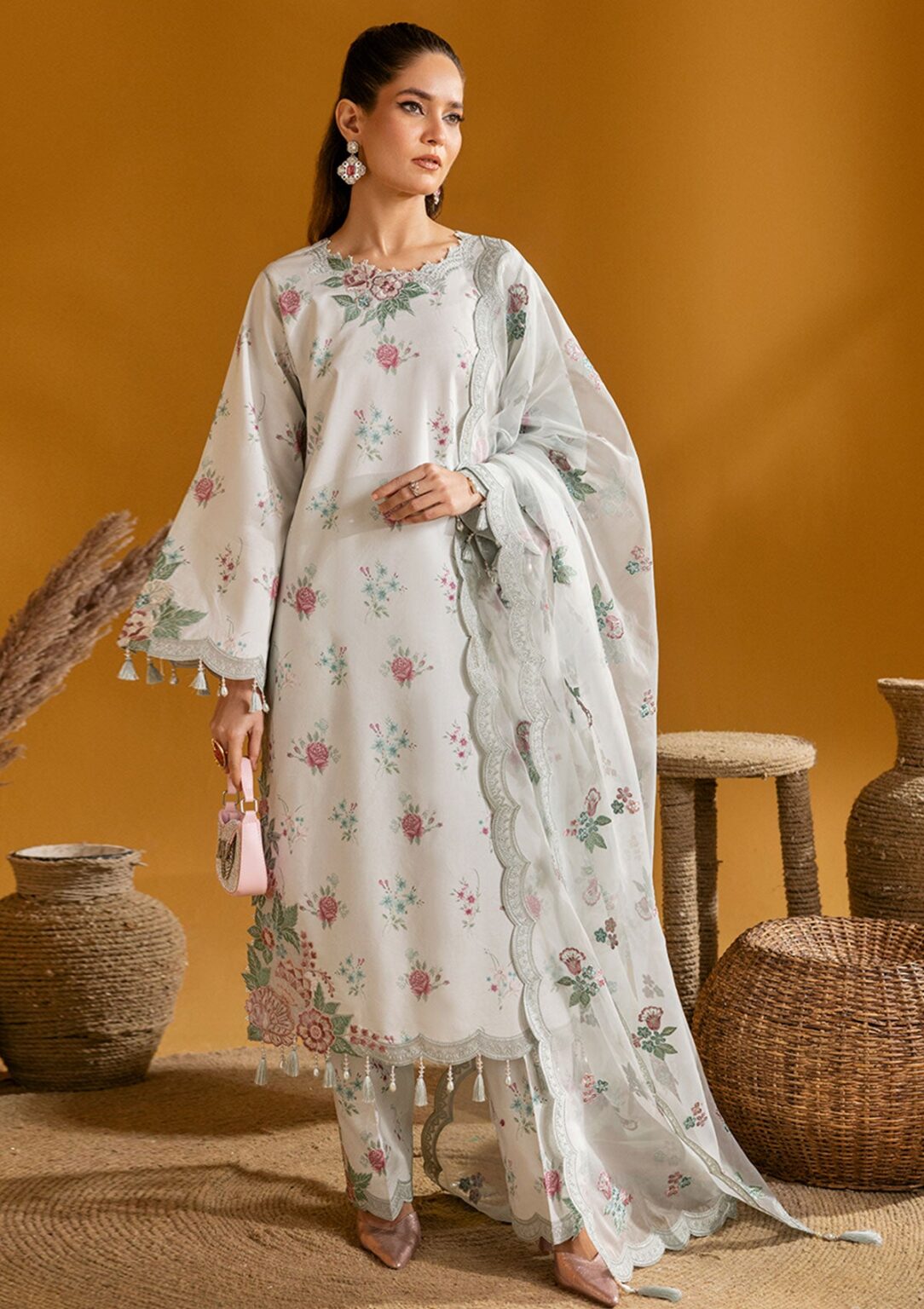 Alizeh Am24 01 Ivy Maahi Lawn Collection