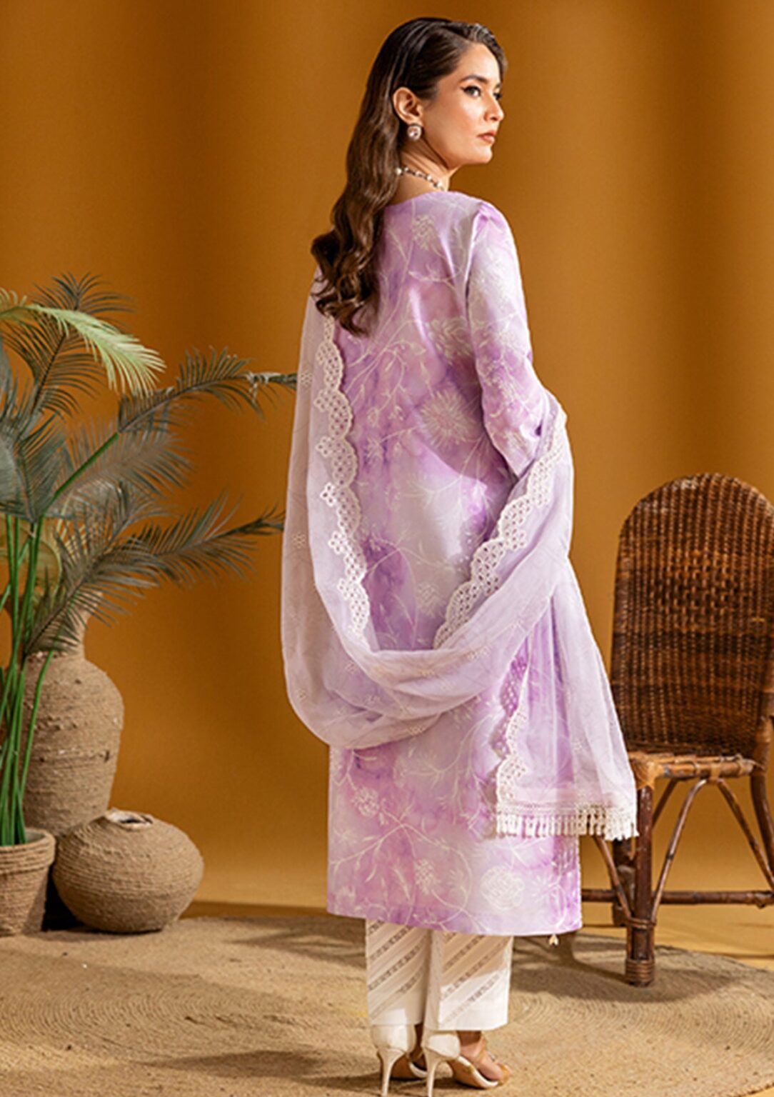 Alizeh Am24 06 Ayla Maahi Lawn Collection