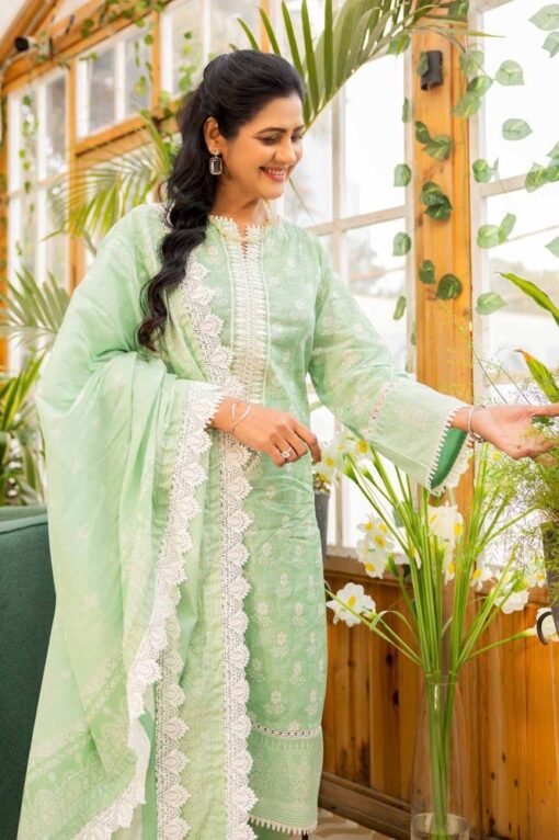 Gul Ahmed Dn-42030 Mothers Embroidered Lawn 3Pc Suit Collection 2024