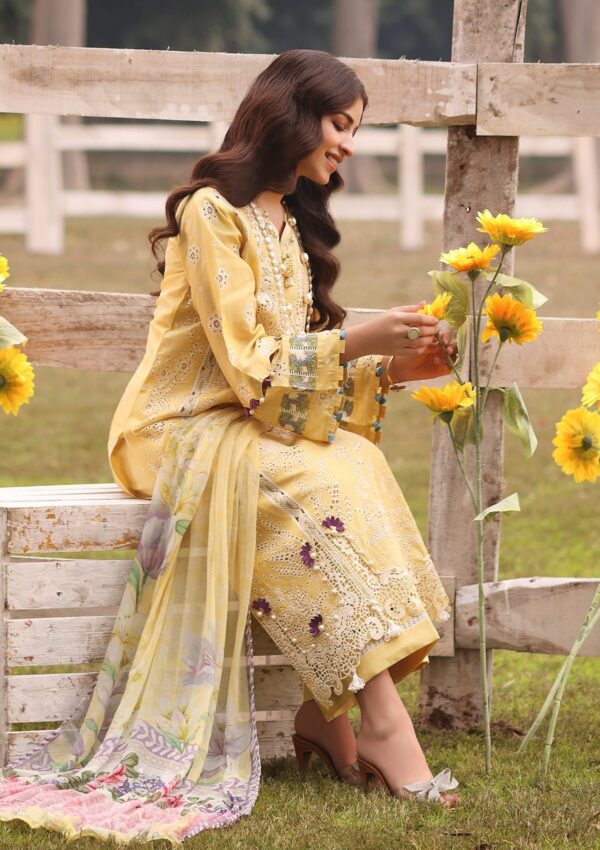 Kahf Festive Kfl24 05 Sahar Lawn Collection 24