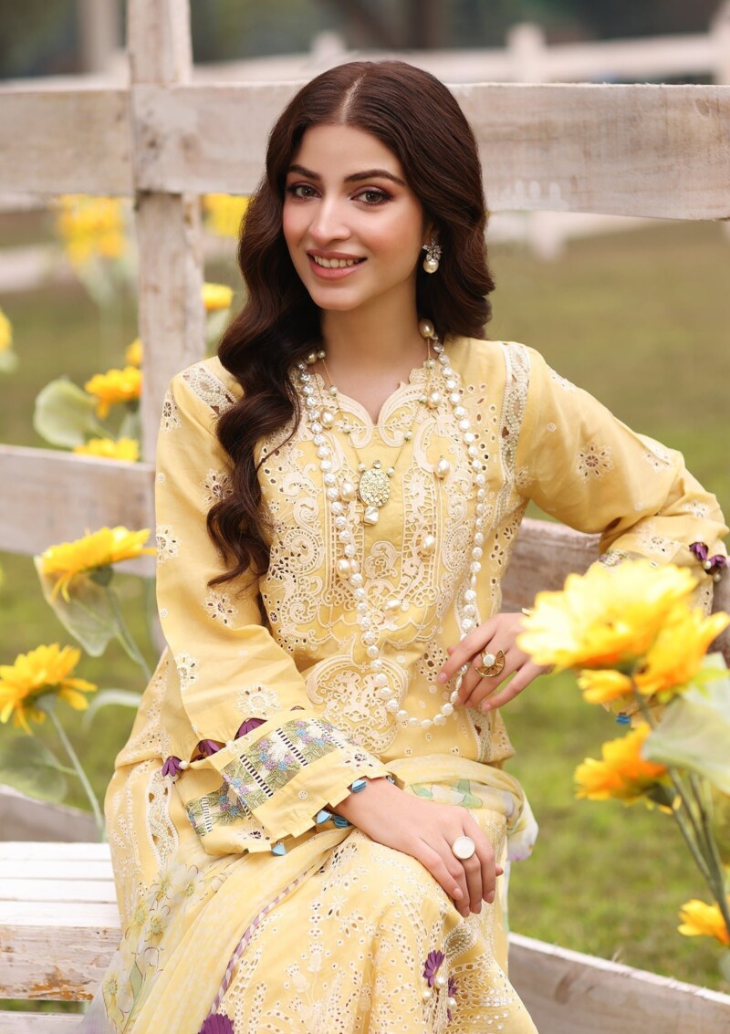 Kahf Festive Kfl24 05 Sahar Lawn Collection 24