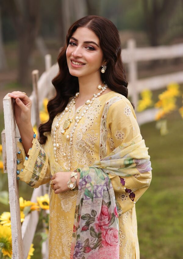 Kahf Festive Kfl24 05 Sahar Lawn Collection 24