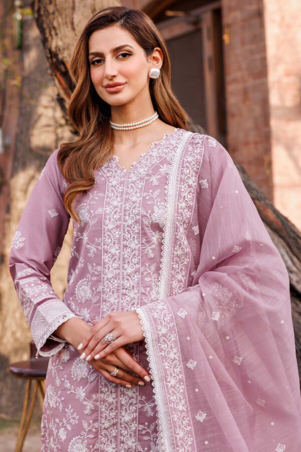 Farasha Dainty Lilac Embroidered Lawn Ss'24