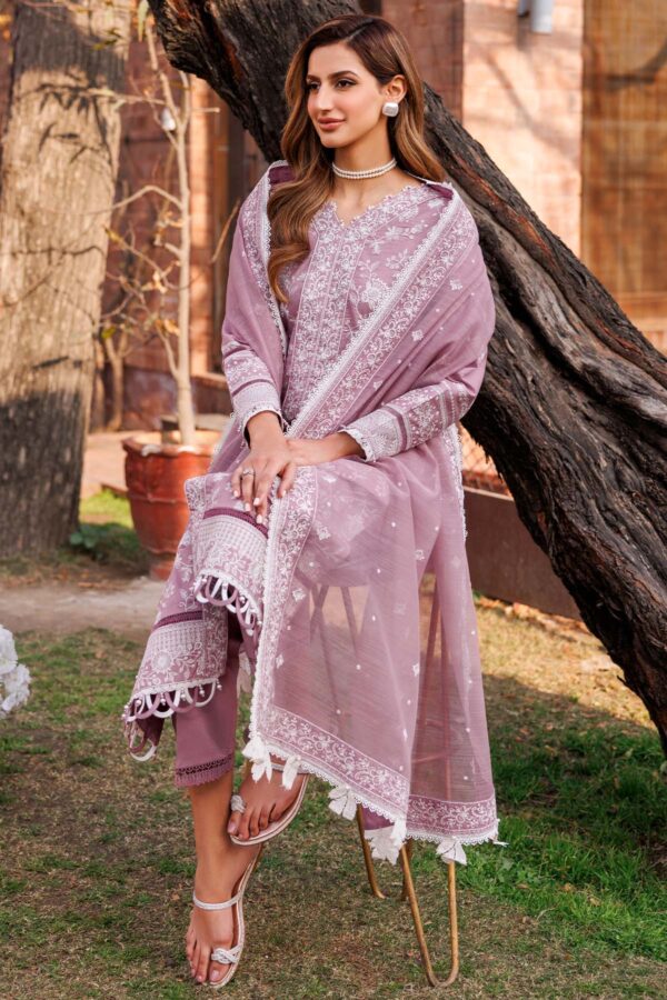 Farasha Dainty Lilac Embroidered Lawn Ss'24