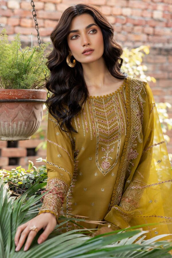 Farasha Summer Bloom Embroidered Lawn Ss'24