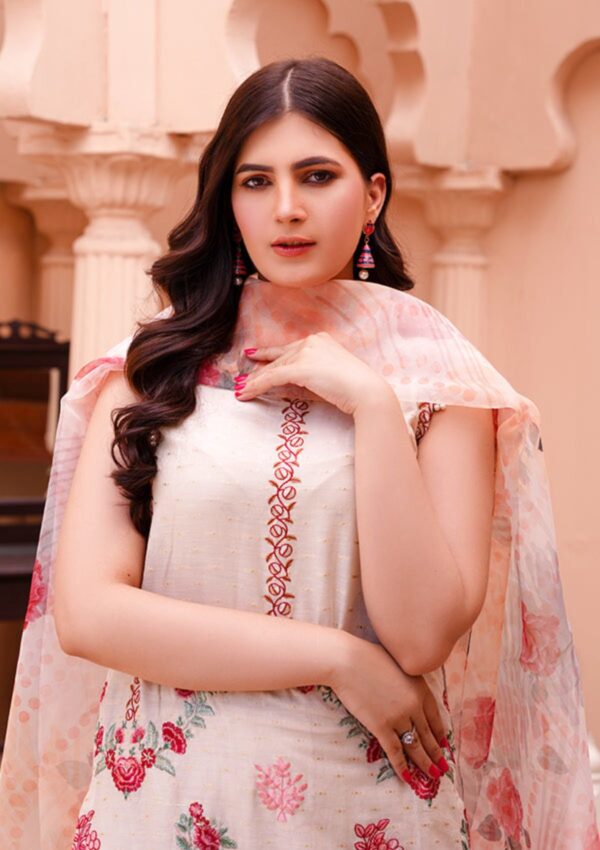 Noor Jahan Kohenoor Kn24 02 Lawn Collection 24