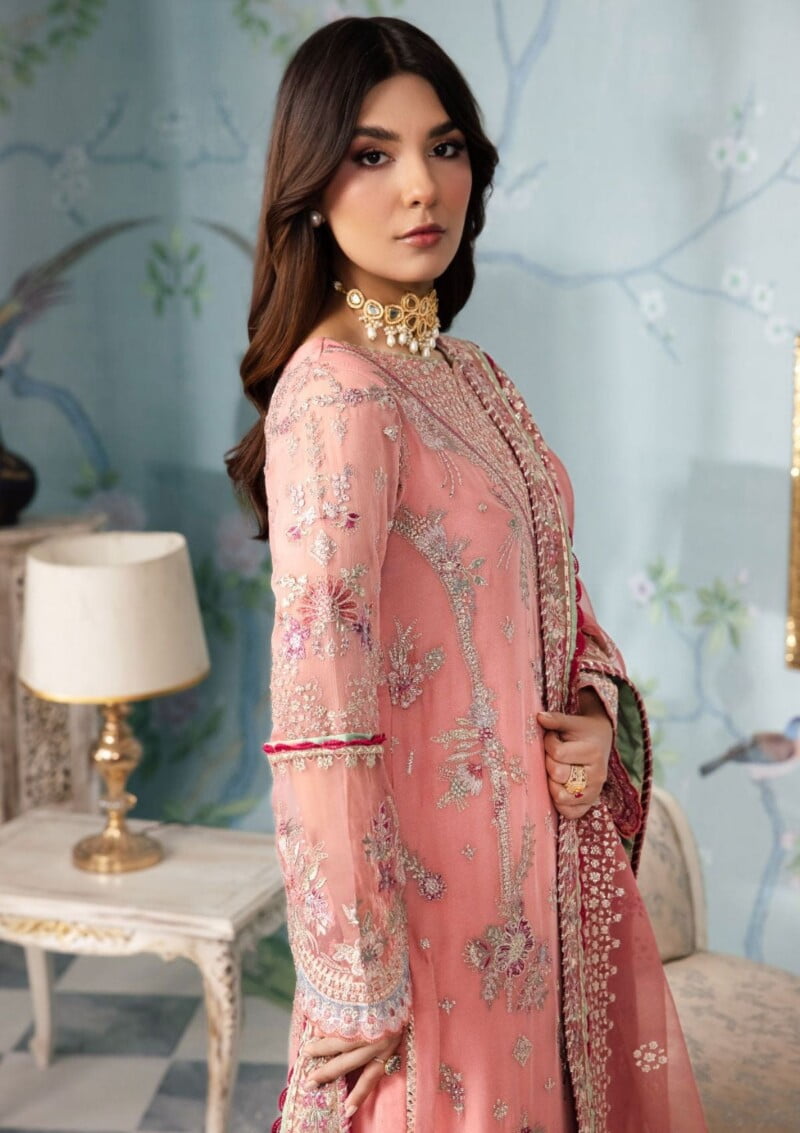 Iznik Chinon Icc 32 Kiah Formal Collection