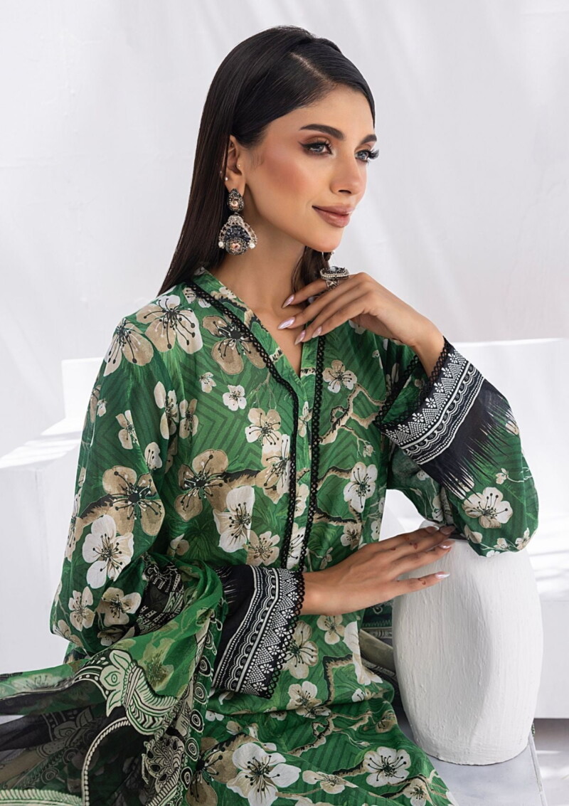 Lakhany Komal Signature Prints LG MM 104 Lawn Collection 24