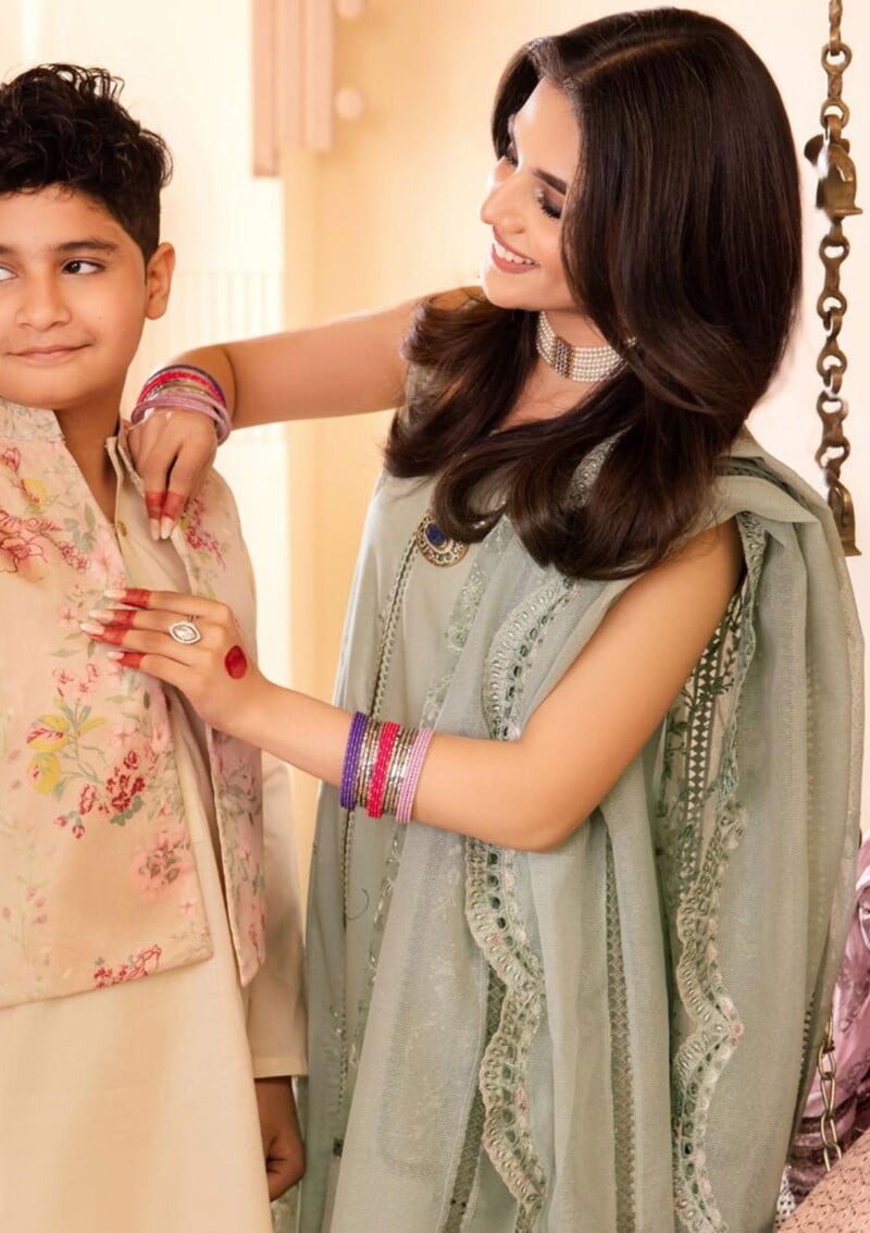 Iznik Nani Ka Ghar Ing24 03 Lawn Collection