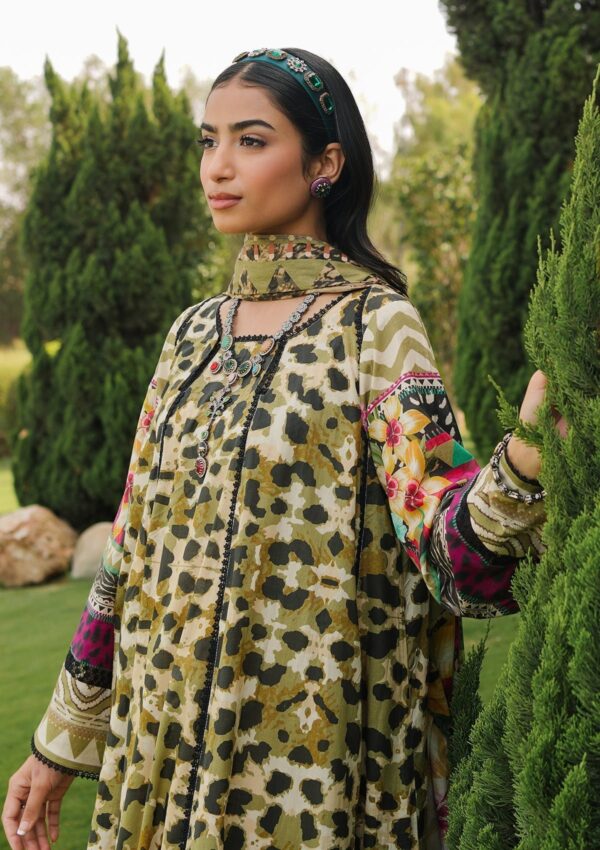 Elaf Premium Printed Eep 06B Wonders Lawn Collection 24