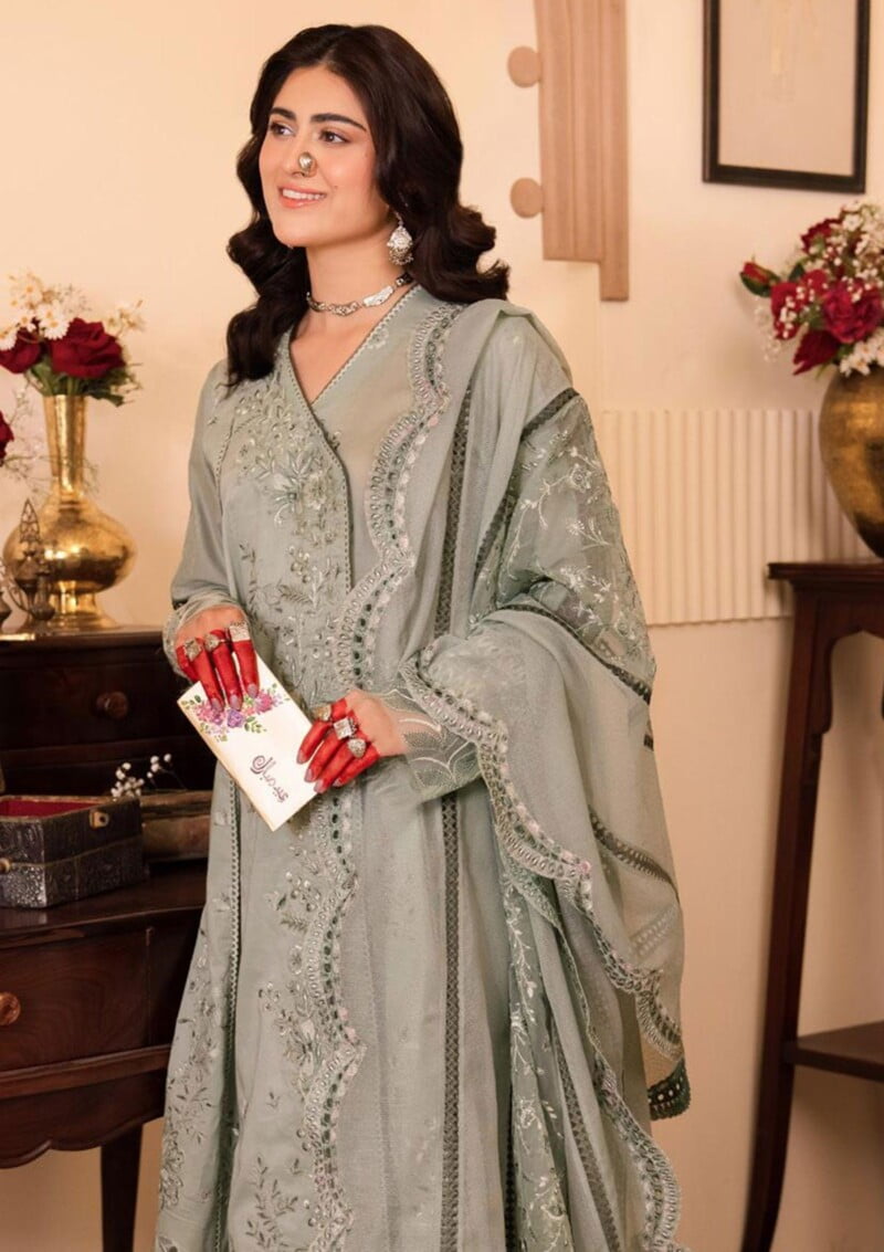 Iznik Nani Ka Ghar Ing24 03 Lawn Collection