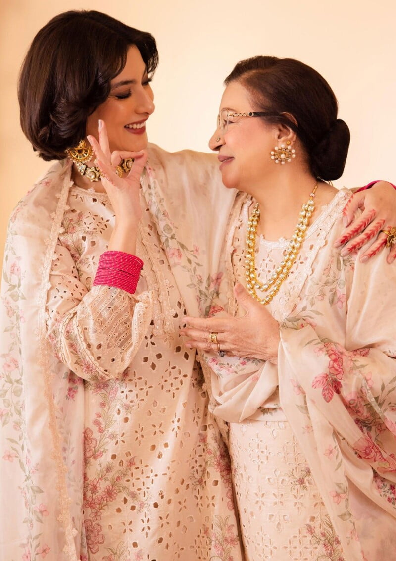 Hussain Rehar Eid Luxury 24 Sifouna Lawn Collection