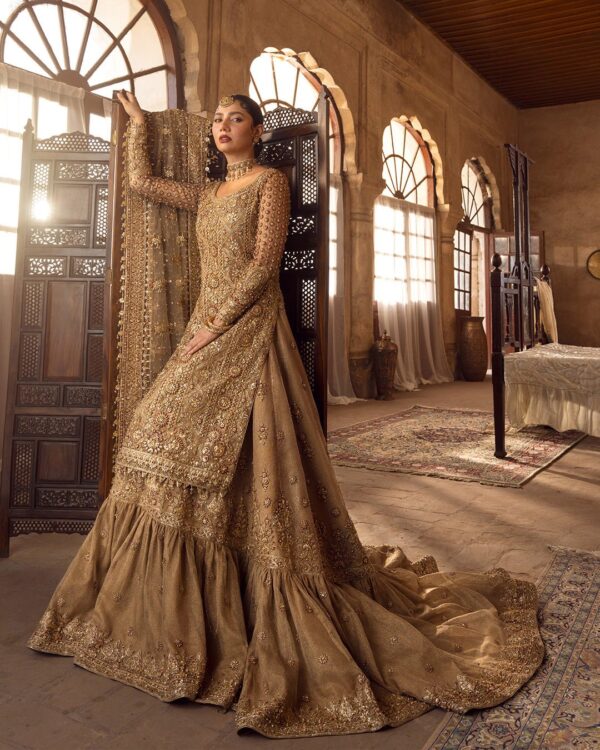 Zainab Chottani Leena D 4A Collection 24