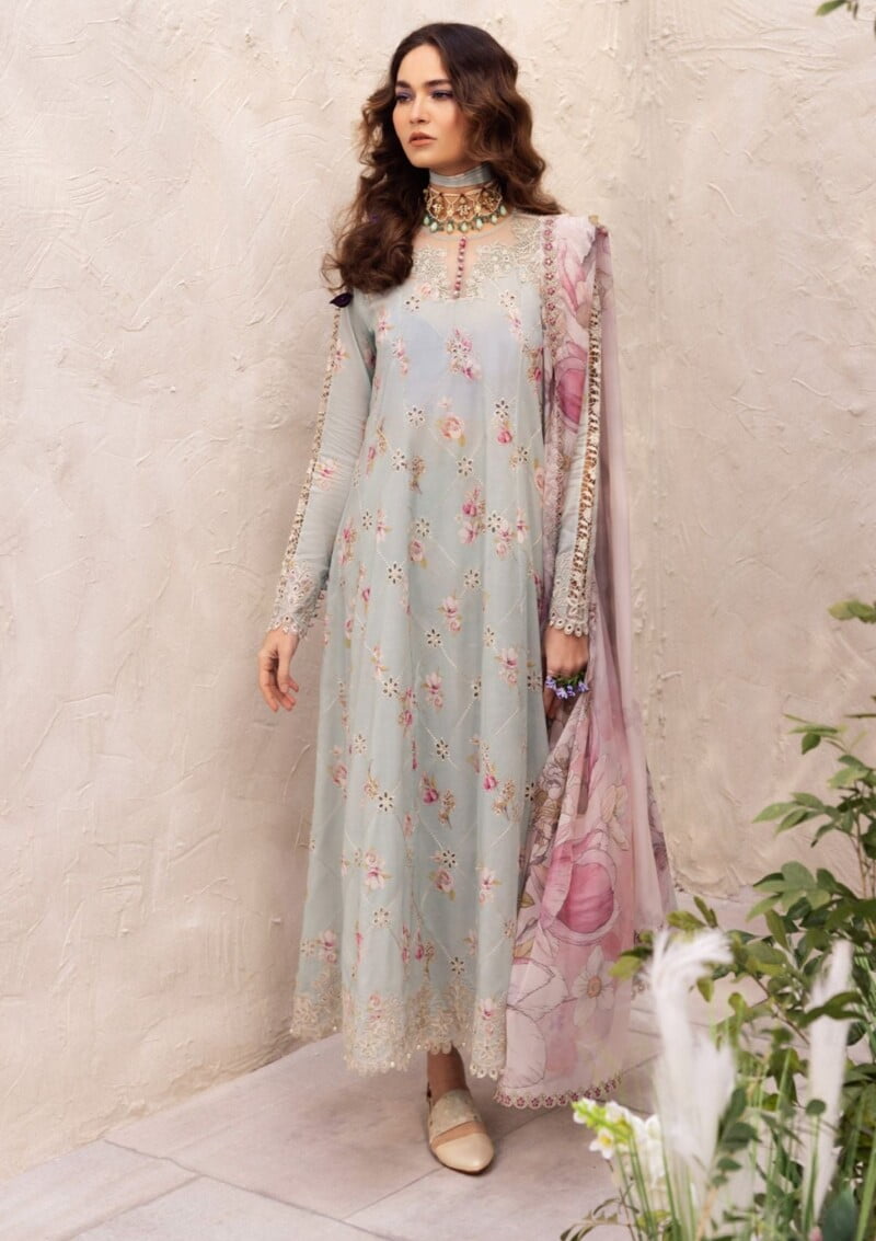 Iznik Embroidered Lawn Il24 11 Lawn Collection