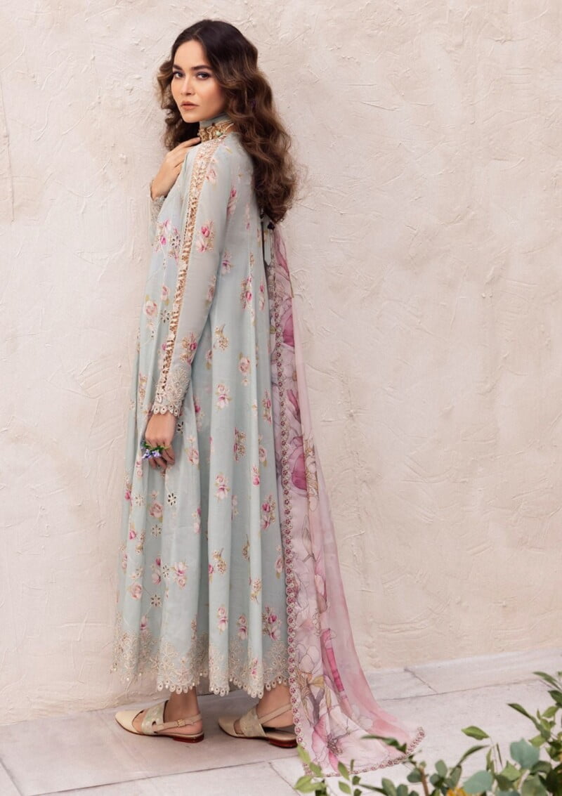 Iznik Embroidered Lawn Il24 11 Lawn Collection