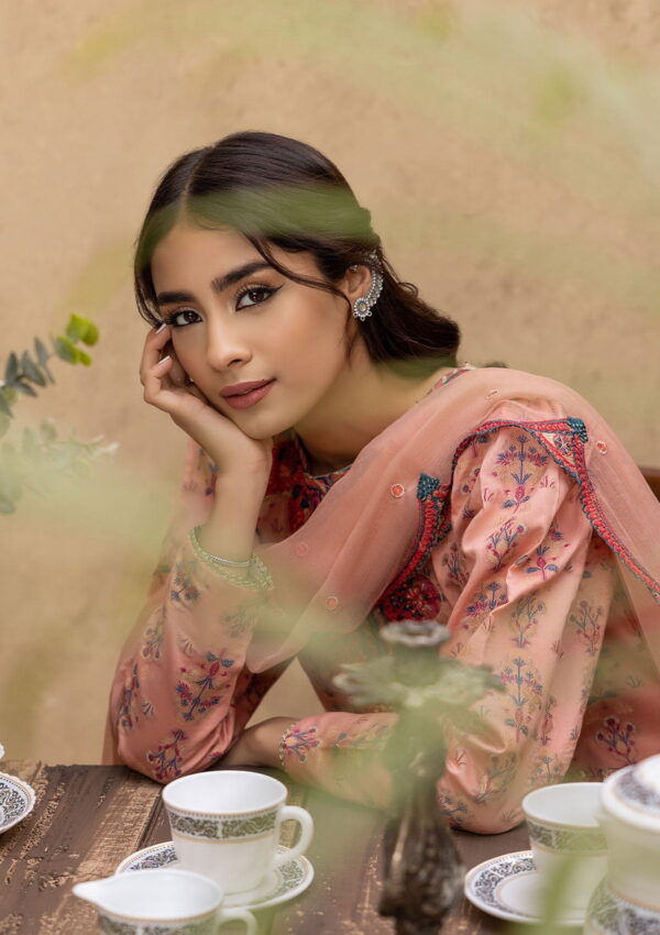 Humdum Ishq Jacquard Is 05 Lawn Collection