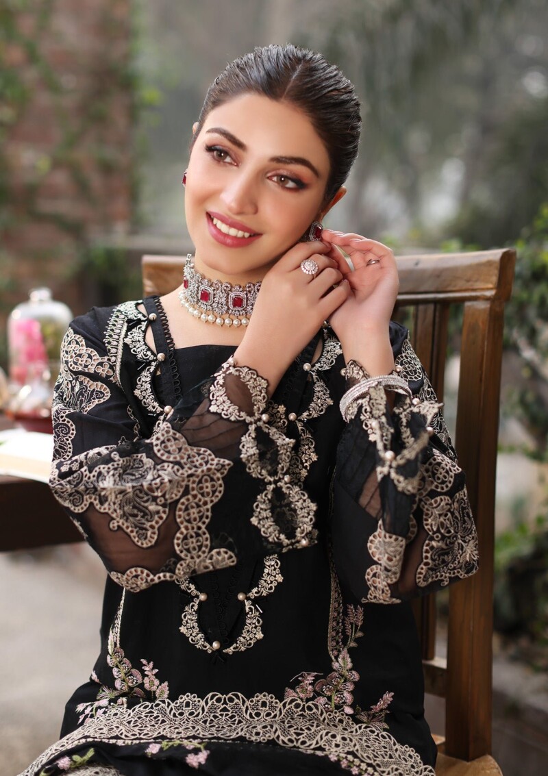 Kahf Festive Kfl24 06 Noor Lawn Collection 24