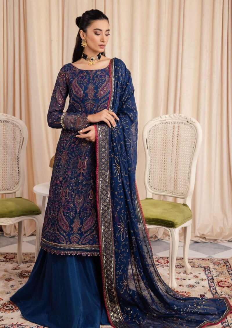 Iznik Chinon Icc 33 Qiana Formal Collection