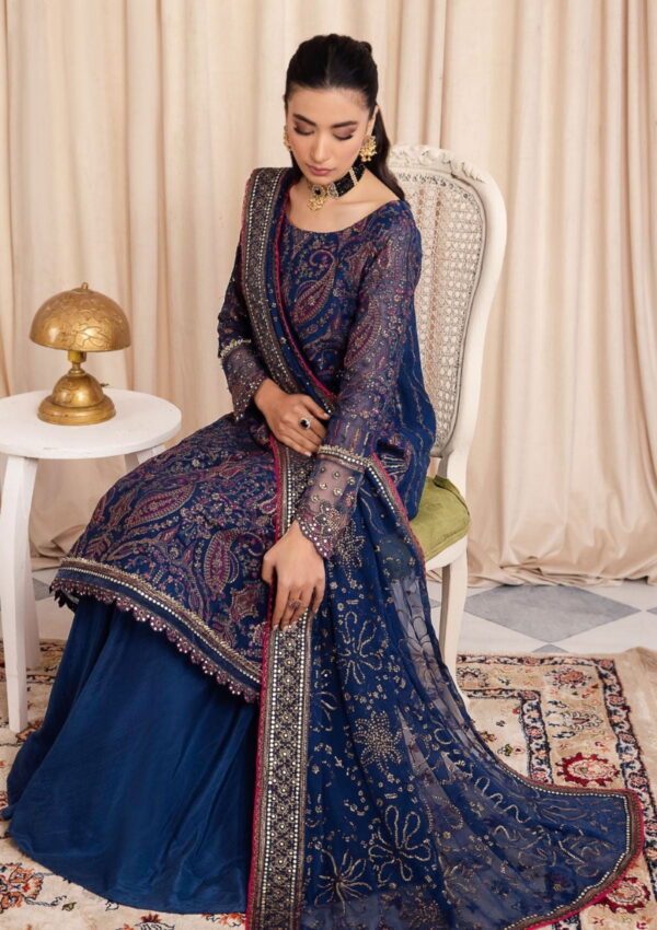 Iznik Chinon Icc 33 Qiana Formal Collection