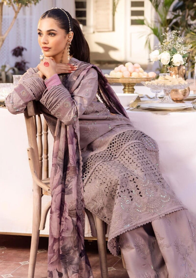 Iznik Nani Ka Ghar Ing24 09 Lawn Collection