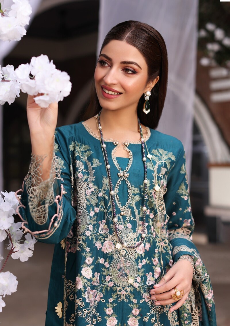 Kahf Festive Kfl24 9A Bano Lawn Collection 24