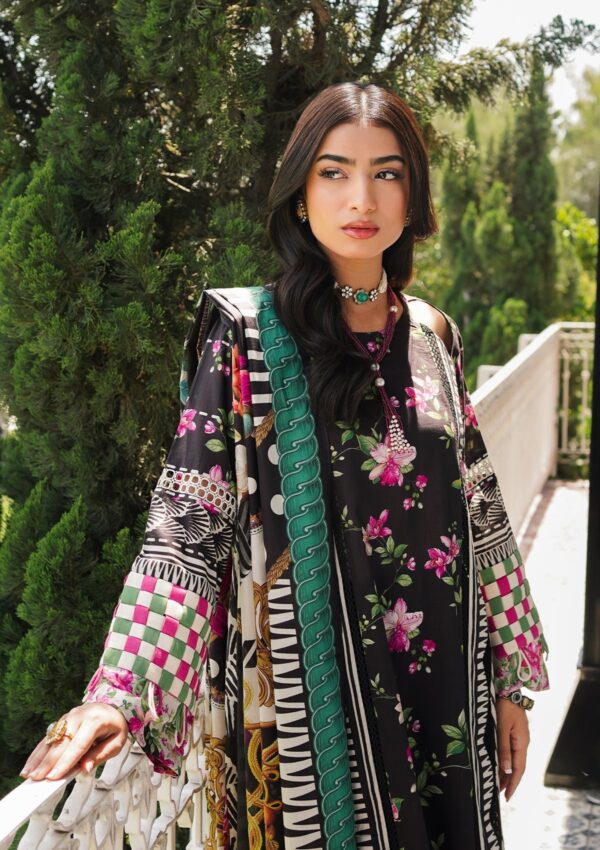 Elaf Premium Printed Eep 02A Dark Floral Lawn Collection 24