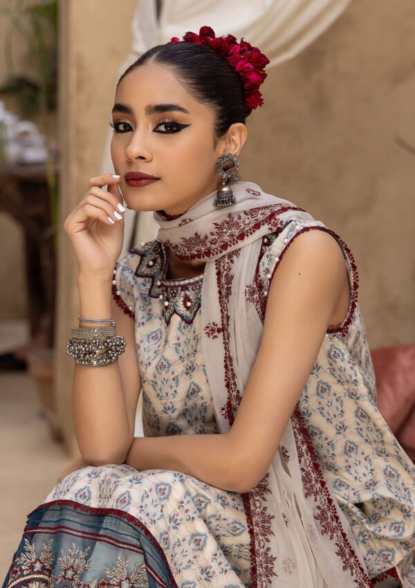 Humdum Ishq Jacquard Is 09 Lawn Collection