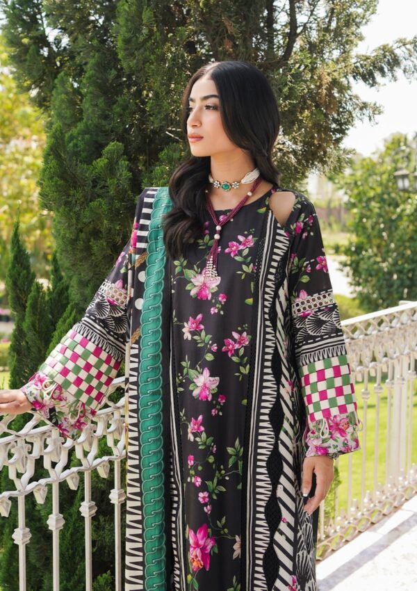 Elaf Premium Printed Eep 02A Dark Floral Lawn Collection 24