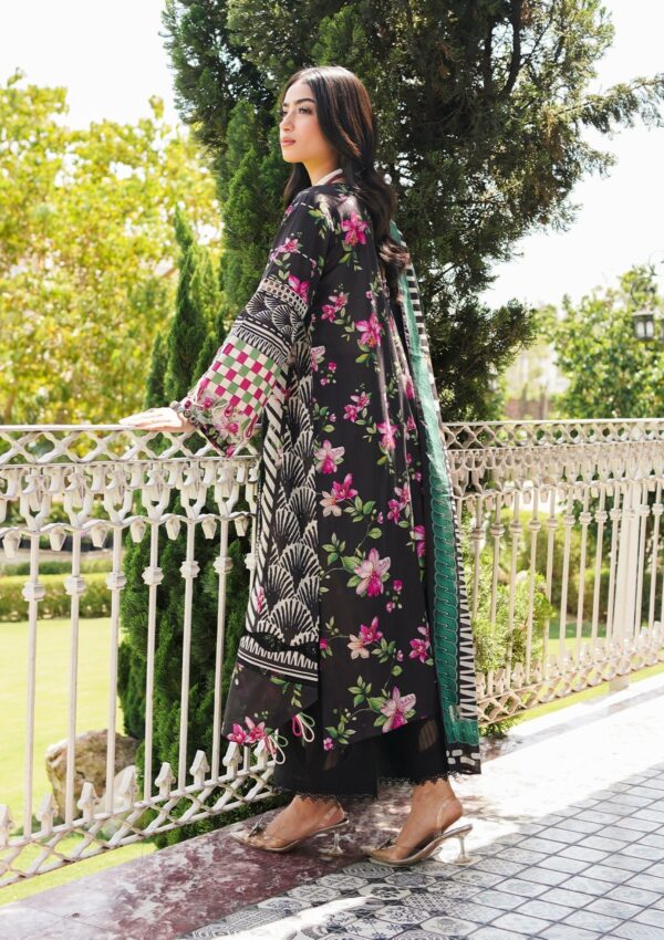 Elaf Premium Printed Eep 02A Dark Floral Lawn Collection 24