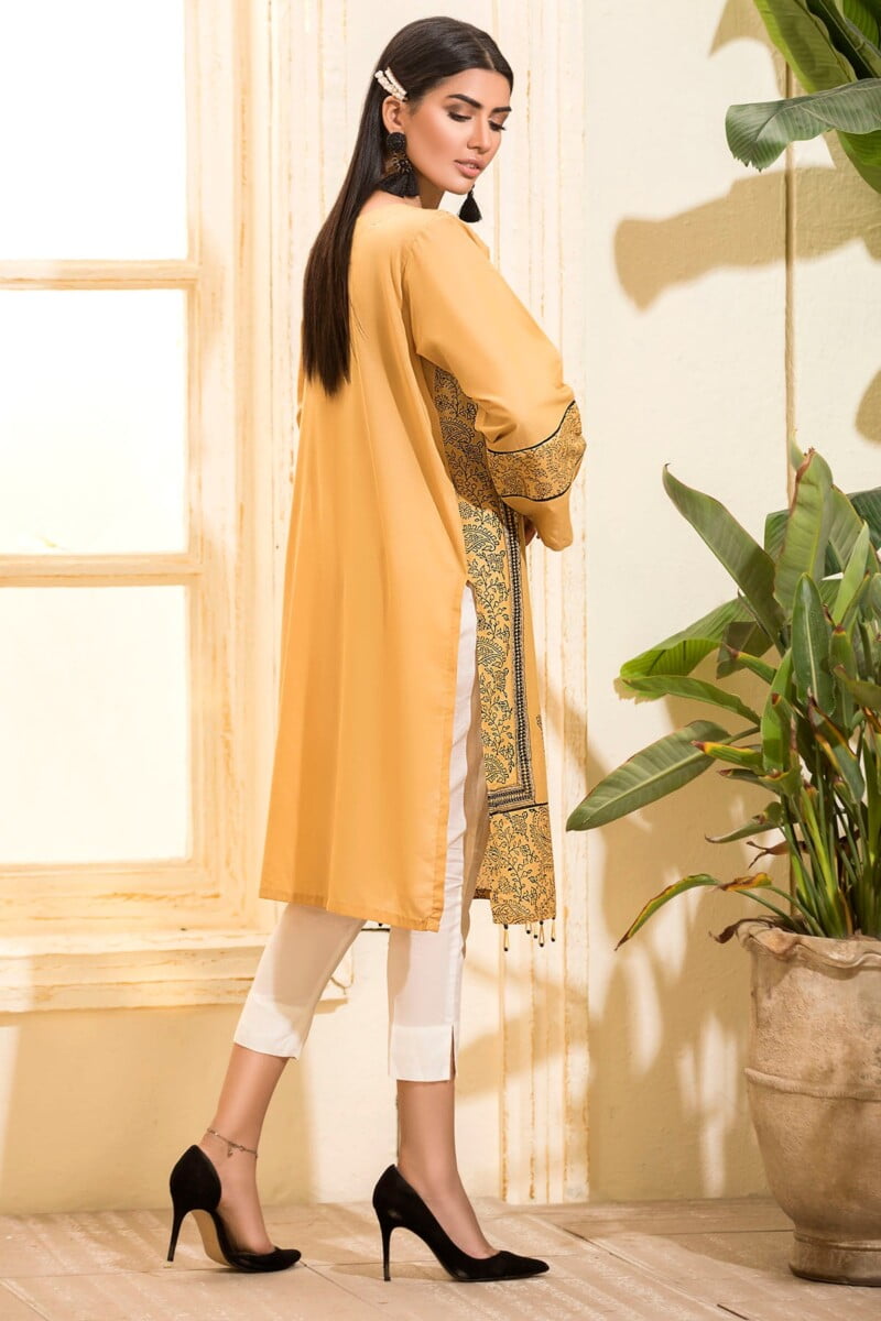 Motifz 3403 Castletone Embroidered Schiffli Lawn Stitched Casuals Collection 24