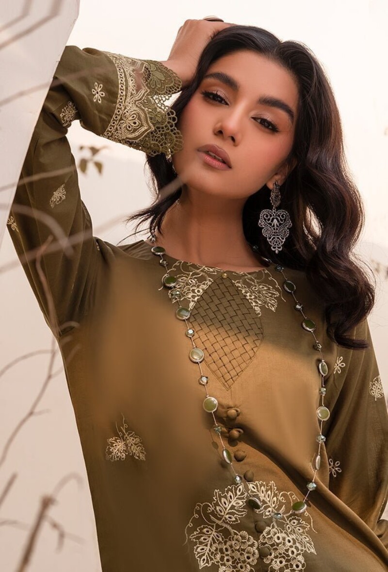 Humdum Al-04 Luxury Lawn 3Pc Suit Collection 2024