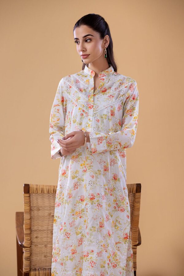 Motifz 3999 Imperial Embroidered Lawn Stitched Casuals Collection 24