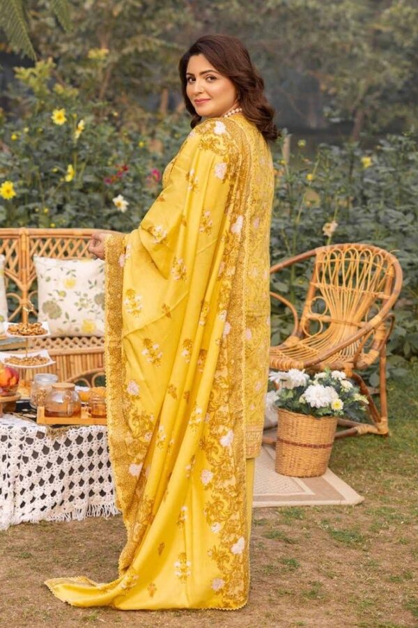 Gul Ahmed Cl-42081 Mothers Embroidered Lawn Collection 2024