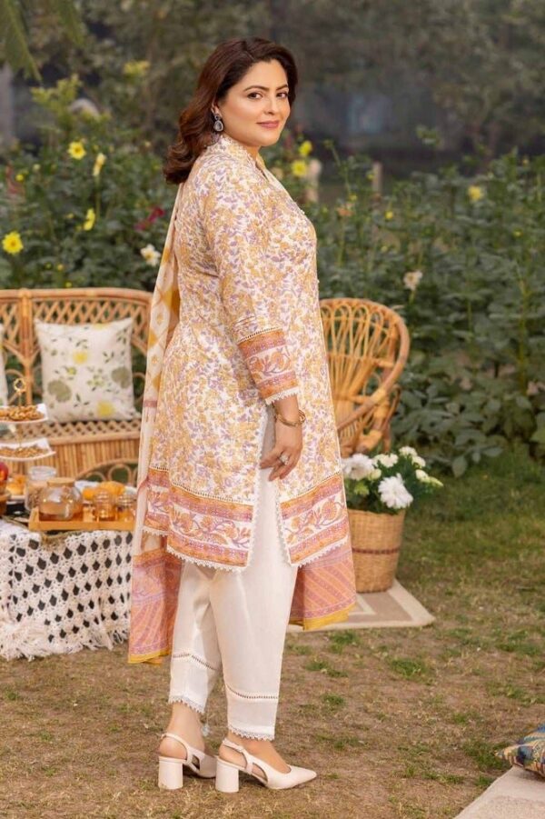 Gul Ahmed Cl-42195B Mothers Printed Lawn Collection 2024