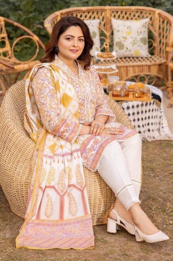 Gul Ahmed Cl-42195B Mothers Printed Lawn Collection 2024