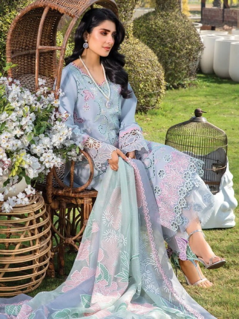 Rang Rasiya D-01 Mehrmah Premium Embroidered Lawn 3Pc Suit Collection 2024