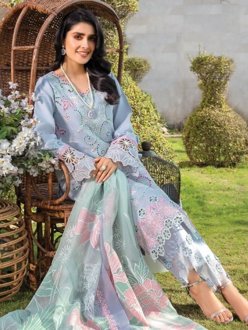 Rang Rasiya D-01 Mehrmah Premium Embroidered Lawn 3Pc Suit Collection 2024