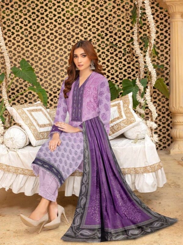 Rashk E Qamar Hajra Exclusive Dabi D-06 Qamar Hajra Exclusive Dabi Lawn Collection 2024