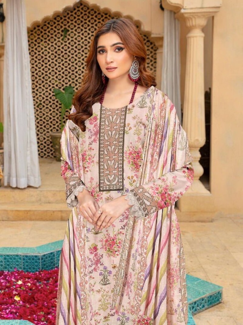 Rashk E Qamar Hajra Exclusive Dabi D-07 Qamar Hajra Exclusive Dabi Lawn Collection 2024