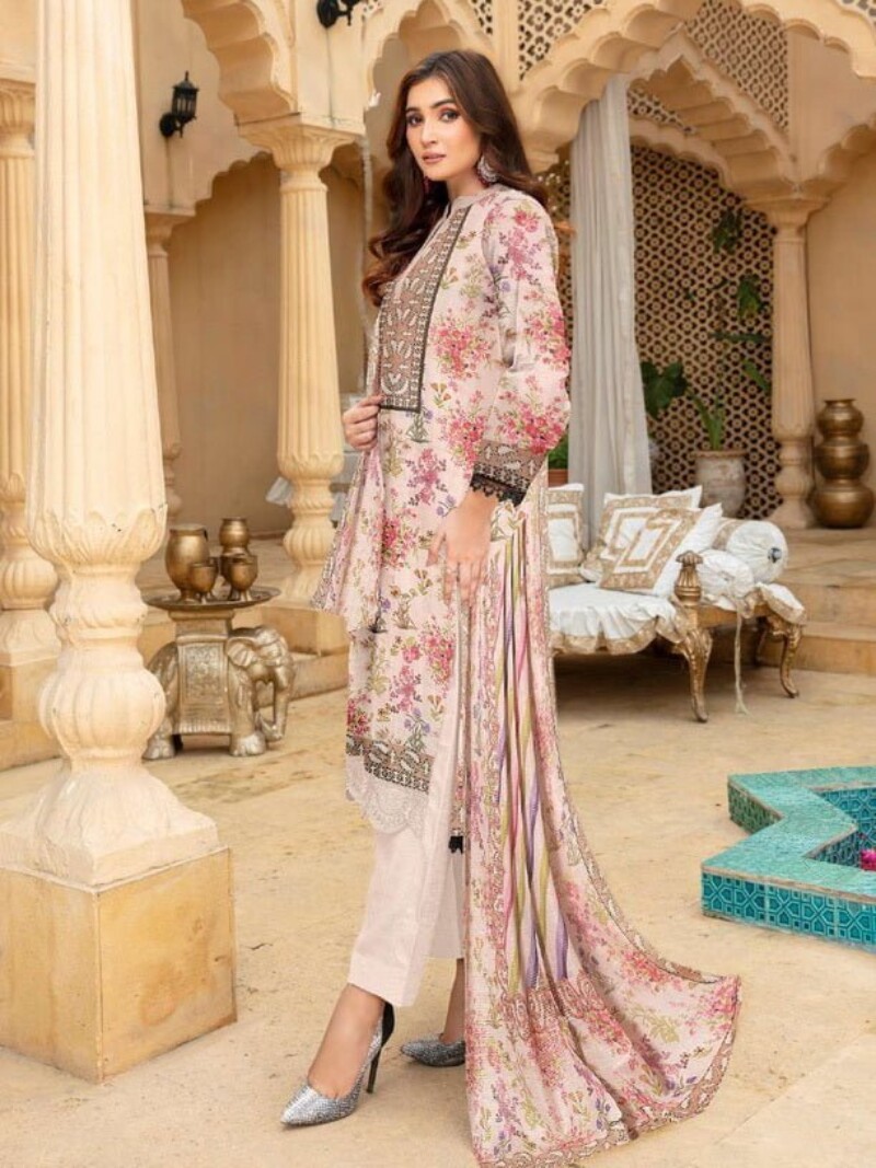 Rashk E Qamar Hajra Exclusive Dabi D-07 Qamar Hajra Exclusive Dabi Lawn Collection 2024