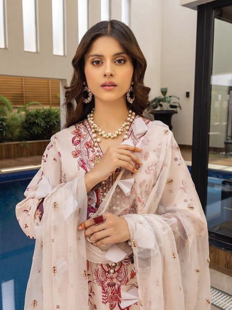 Humdum D-08 Embroidered Lawn 3Pc Suit Collection 2024