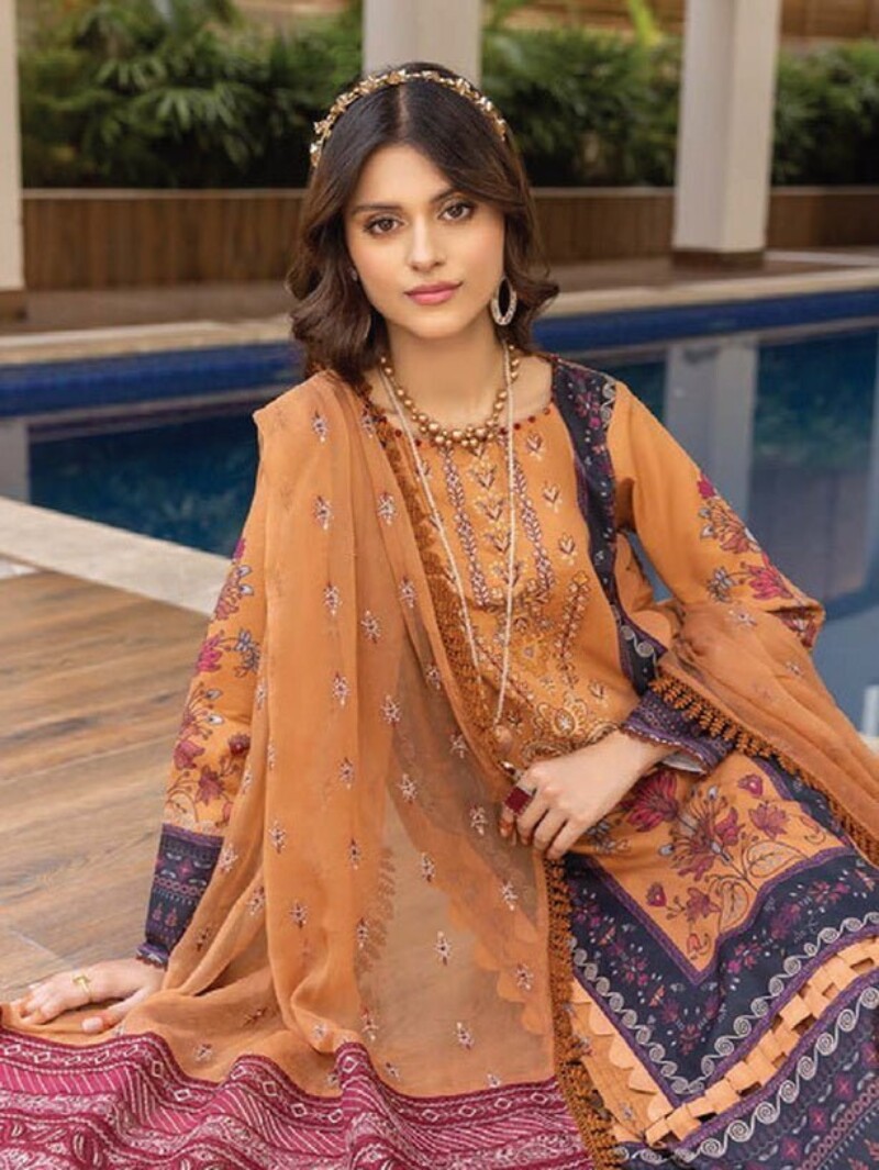 Humdum D-10 Embroidered Lawn 3Pc Suit Collection 2024