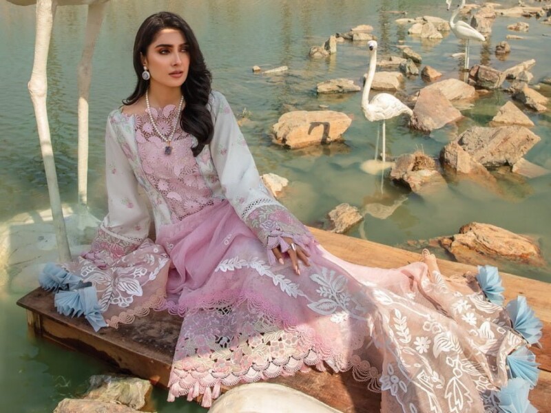 Rang Rasiya D-12 Hoorain Premium Embroidered Lawn 3Pc Suit Collection 2024