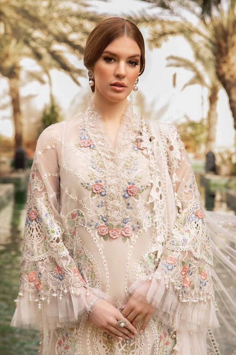 Maria.b D-2405-A Embroidered Luxury Lawn 3Pc Suit Collection 2024